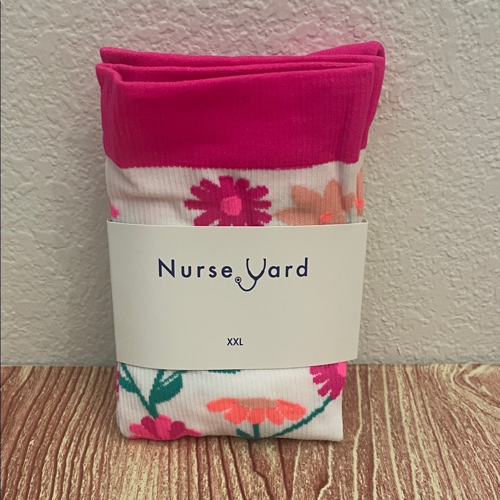 Nurse Yard Flowers Compression Socks XXL